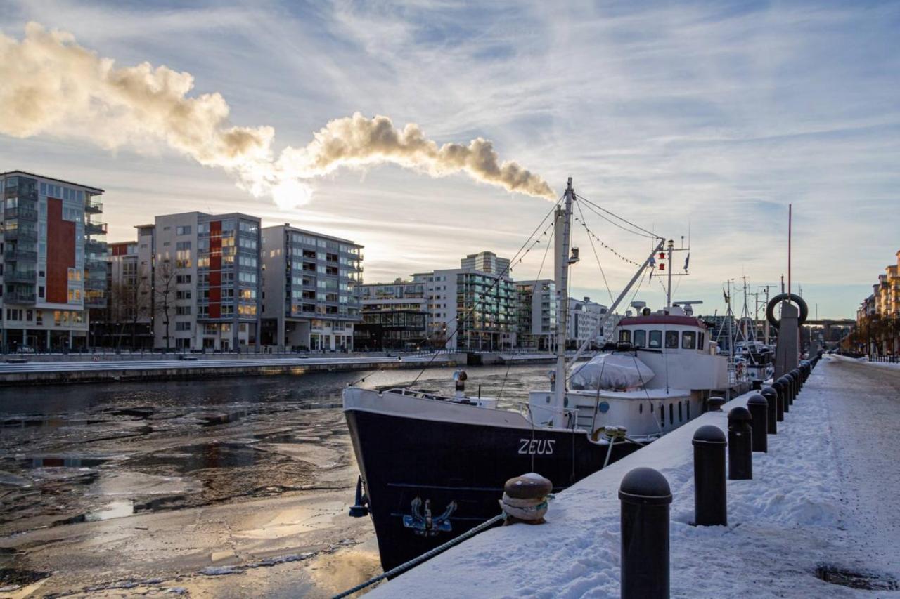 Simple Studio In Trendy Soedermalm - Construction Work Stockholm Luaran gambar