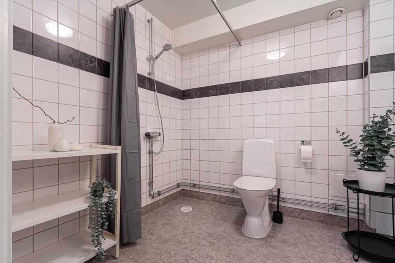 Simple Studio In Trendy Soedermalm - Construction Work Stockholm Luaran gambar