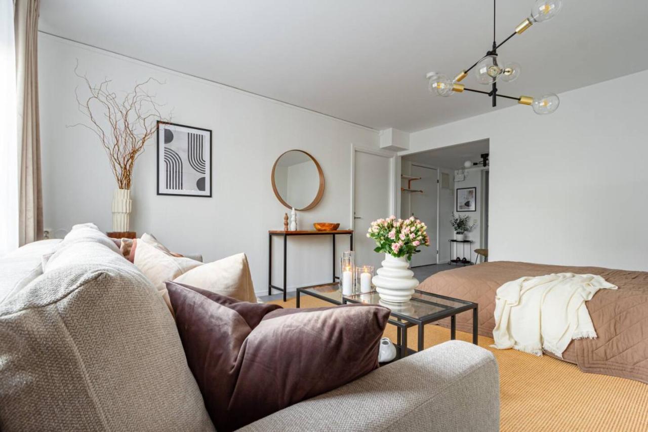 Simple Studio In Trendy Soedermalm - Construction Work Stockholm Luaran gambar