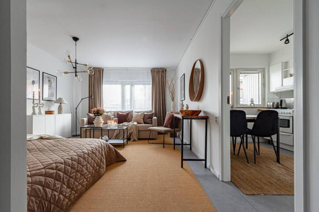 Simple Studio In Trendy Soedermalm - Construction Work Stockholm Luaran gambar