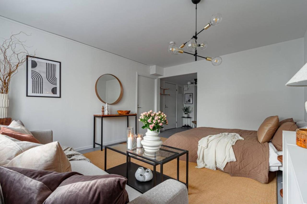 Simple Studio In Trendy Soedermalm - Construction Work Stockholm Luaran gambar