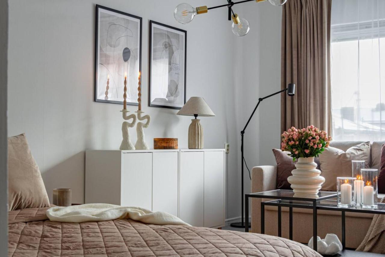 Simple Studio In Trendy Soedermalm - Construction Work Stockholm Luaran gambar